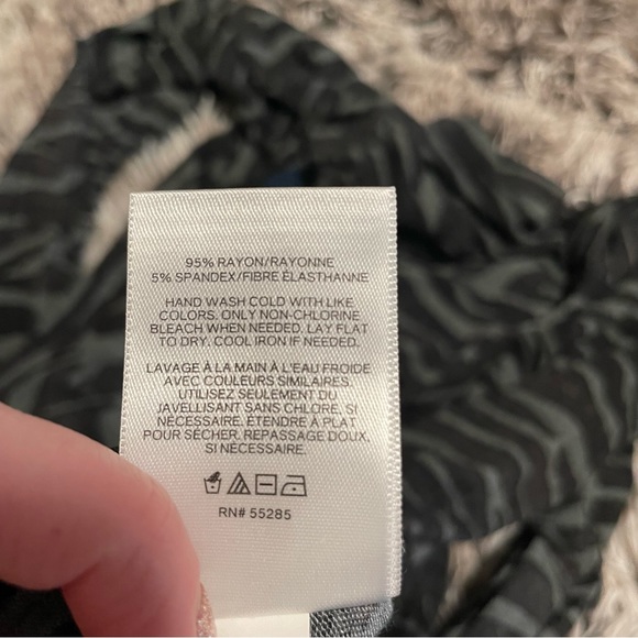 NWT Express sheer mock neck top - Picture 8 of 8